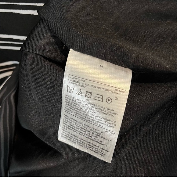 Women’s | Banana Republic Striped Sleeveless Top | Medium - Picture 9 of 9